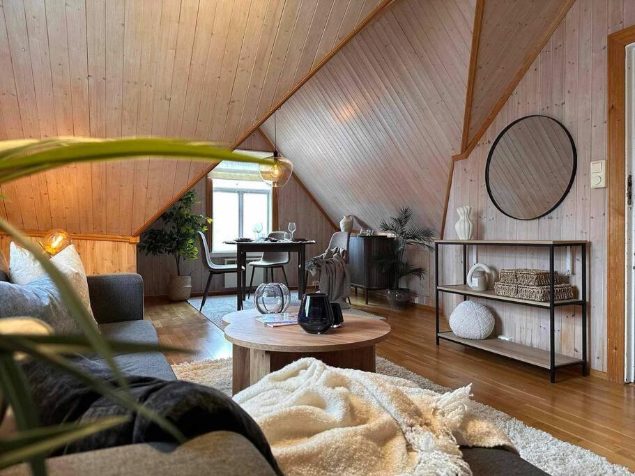 Cozy Central Loft Apartment With Amazing View Tromso Exterior photo