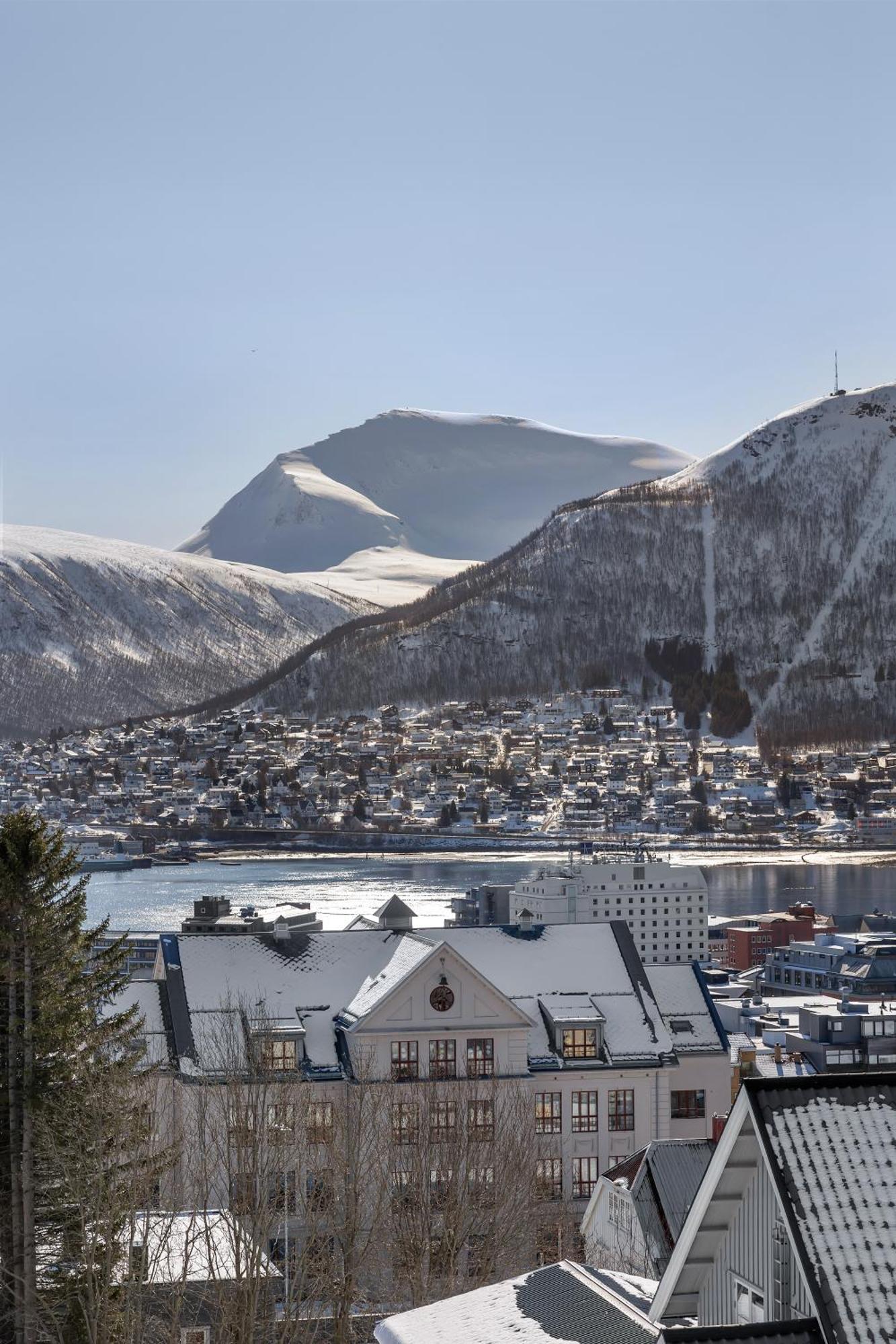 Cozy Central Loft Apartment With Amazing View Tromso Exterior photo
