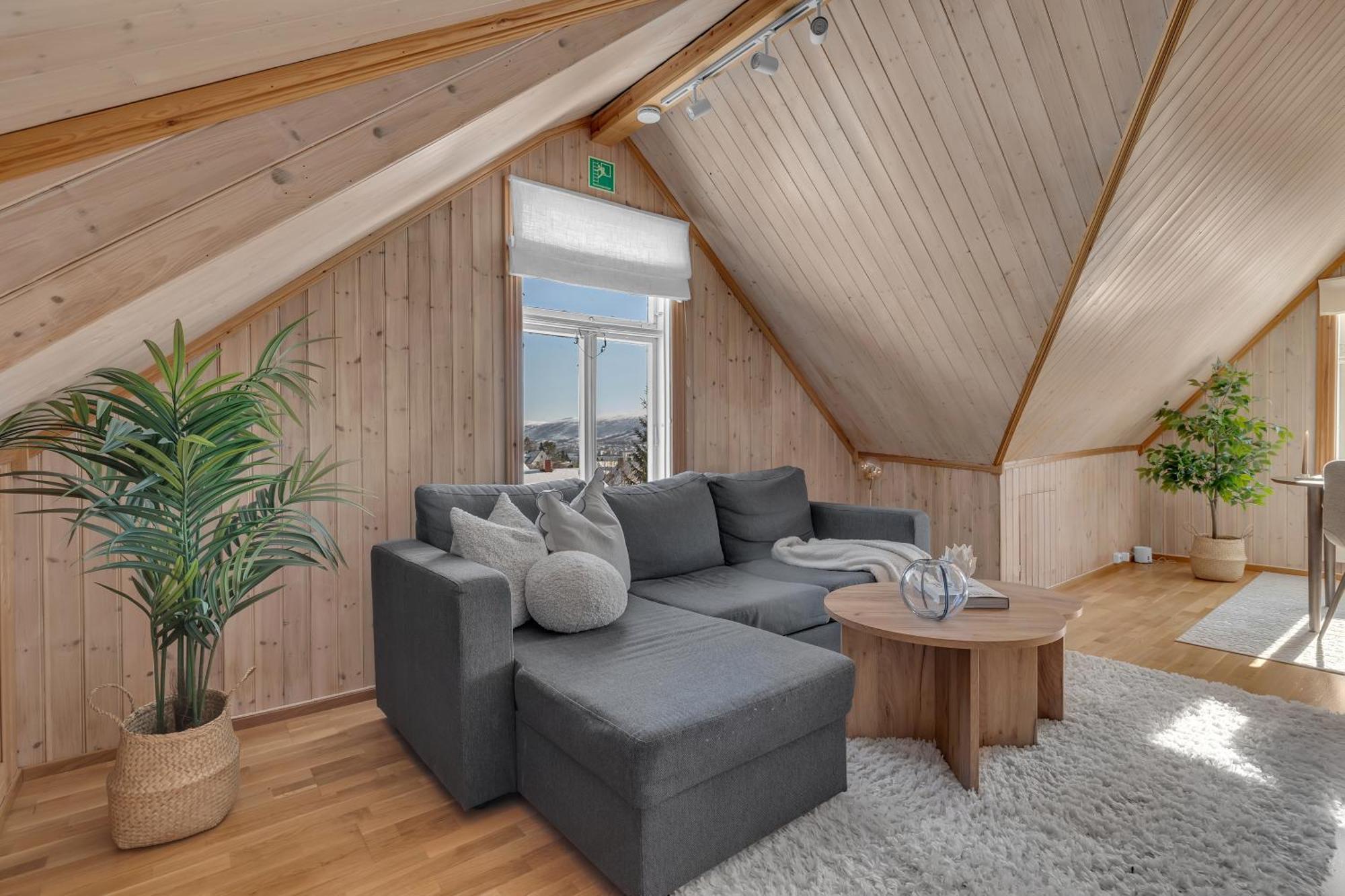 Cozy Central Loft Apartment With Amazing View Tromso Exterior photo